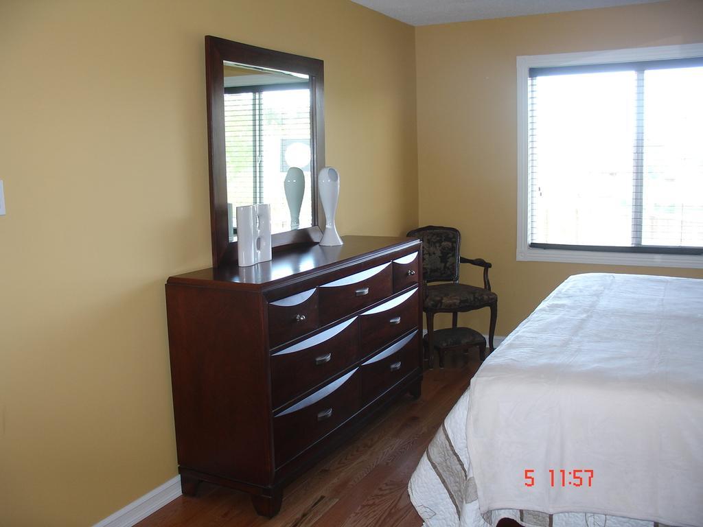 Eileen'S Bed & Breakfast/Guest House Hay River Rum bild