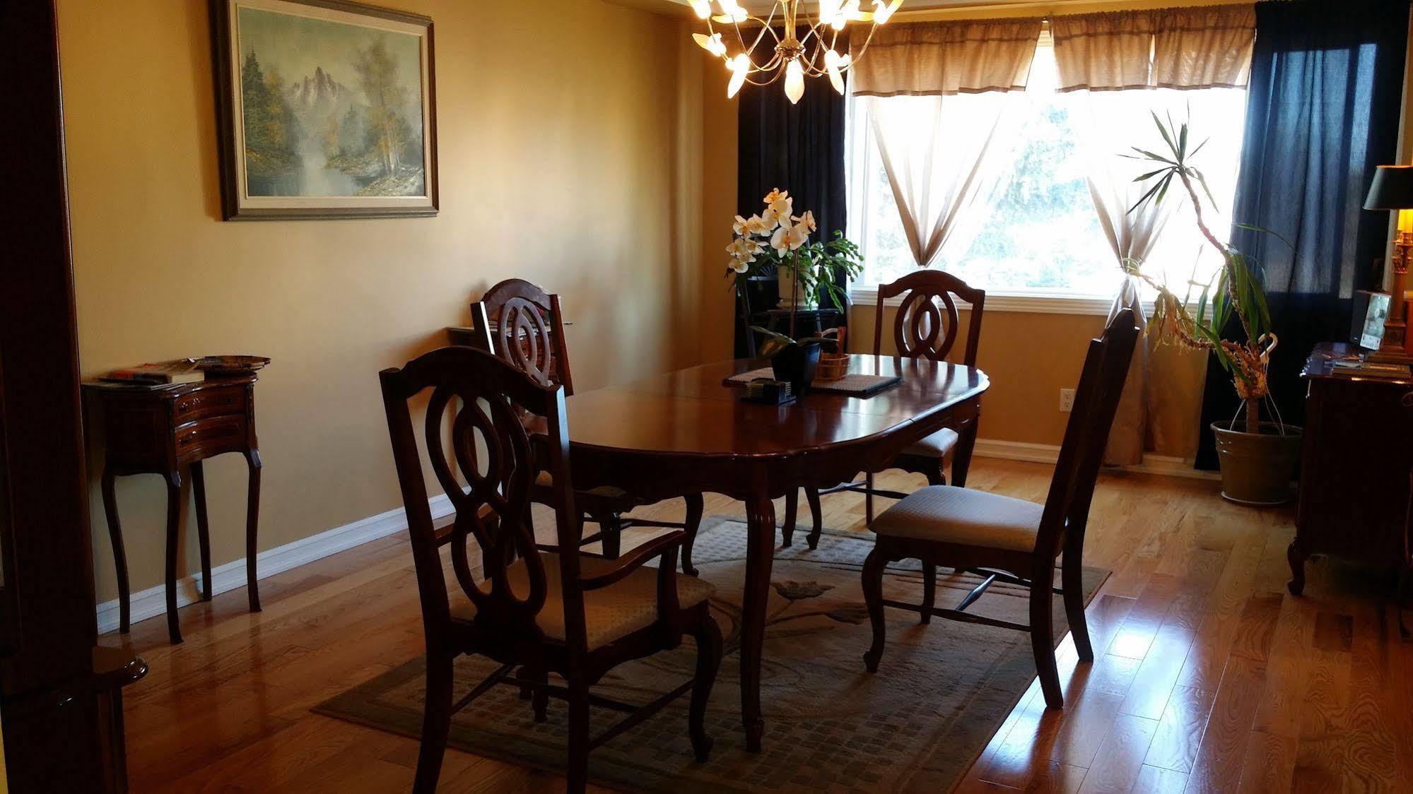 Eileen'S Bed & Breakfast/Guest House Hay River Exteriör bild
